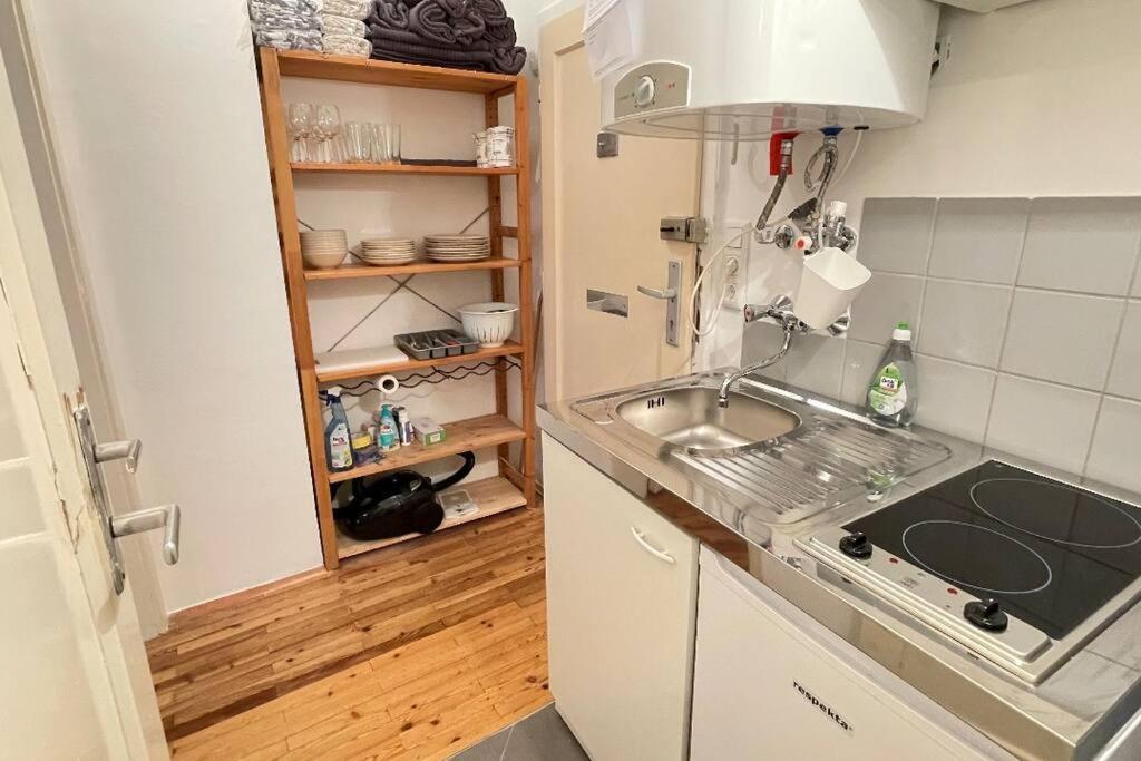 Mariahilfer Street Apartment Vienna Exterior photo