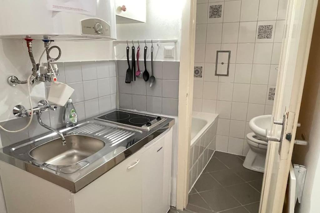 Mariahilfer Street Apartment Vienna Exterior photo