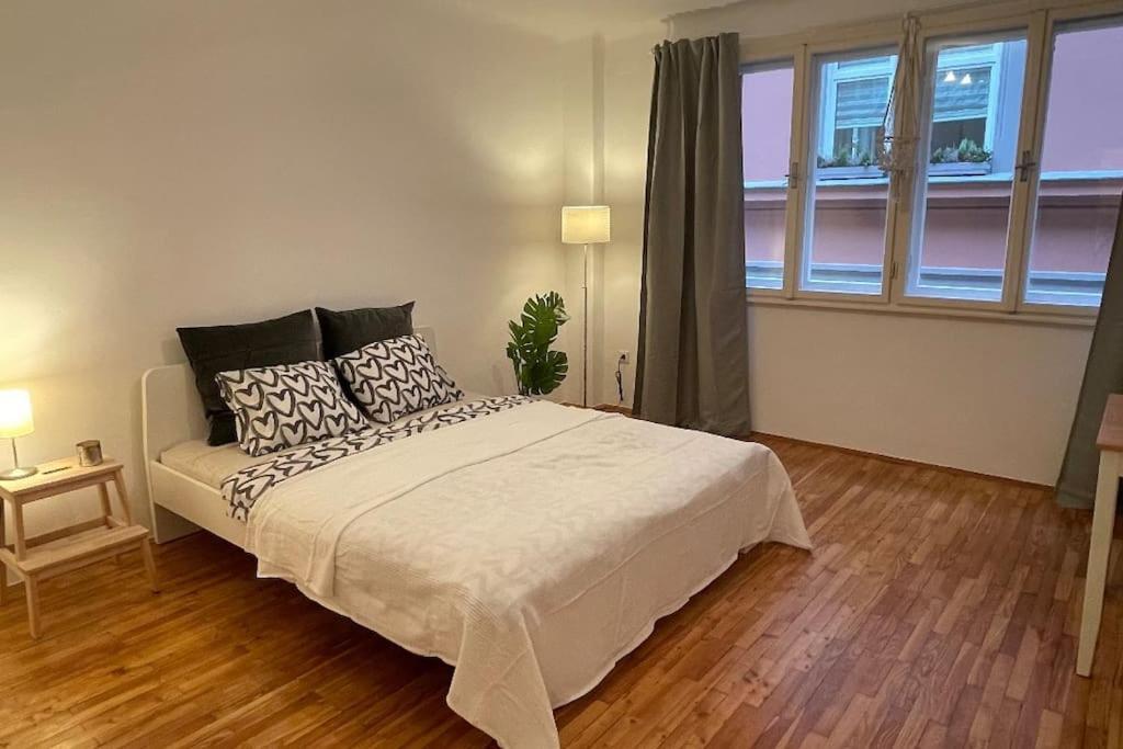 Mariahilfer Street Apartment Vienna Exterior photo